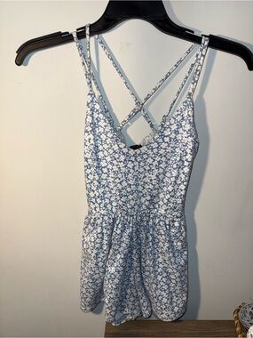 Urban Outfitters Blue & White Floral shorts romper XS adjustable straps